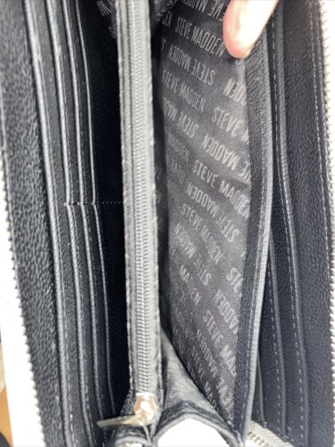 STEVE MADDEN WALLET WRISTLET LIGHT GRAY BZIPPY BZIPPY BEAUTIFUL!! Silver Zipper