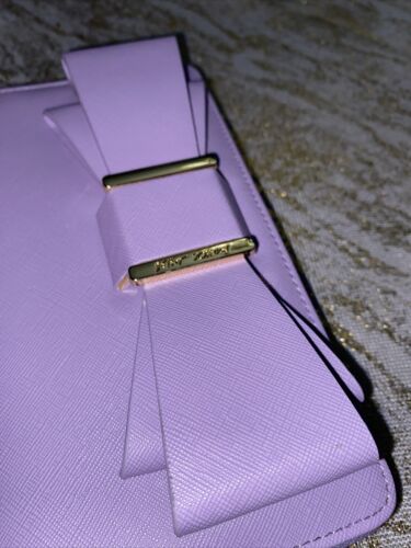 Betsey Johnson Zip Around Wristlet Wallet BOW DESIGN - LILAC & Gold Hardware NWT
