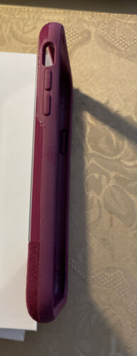 OTTER BOX Statement Series Case for iPhone XR Magenta Felt MSRP $39.95