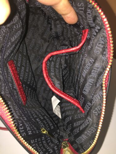 STEVE MADDEN HANDBAG~RED~BMAGGIE SNAKE DESIGN GOLD HARDWARE~BEAUTIFUL & UNIQUE!