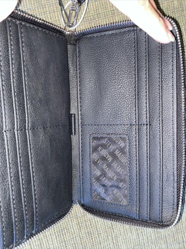 STEVE MADDEN WALLET WRISTLET BLACK SMOOTH TEXTURED SILVER ZIPPER- JUST UNIQUE!!