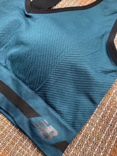 New Balance Medium Impact Sports Bra Style 112016 Tropical Green/Black Size XL