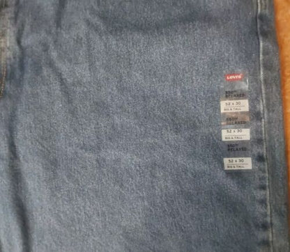 LEVI'S 550 RELAXED SITS AT THE WAIST LOOSE THIGH TAPERED LEG 52"X30"