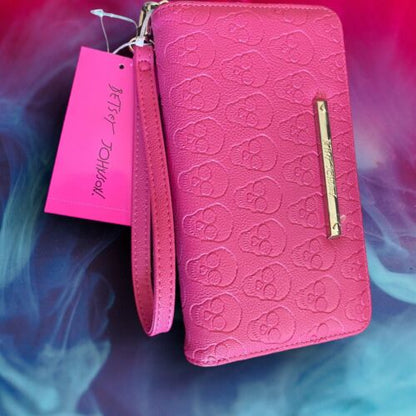Betsey Johnson Zip Around Wristlet Wallet SKULLS~ Fuchsia~HALLOWEEN~ UNIQUE!
