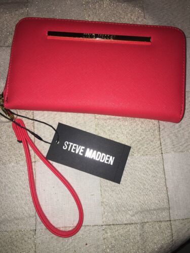 STEVE MADDEN WALLET WRISTLET CORAL SMOOTH TEXTURED GOLD ZIPPER