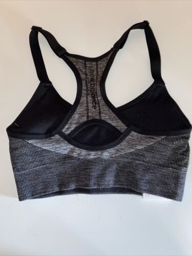 New Balance Medium Impact Sports Bra Style #112004 Black/Silver Size LARGE