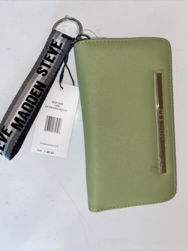 STEVE MADDEN WALLET/WRISTLET LIME (SOFT GREEN) SMOOTH TEXTURED LOGO STRAP- CUTE!