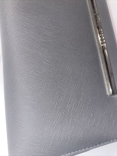 STEVE MADDEN WALLET WRISTLET GRAY BZIPPY ~ORGANIZER￼~ SOFT TEXTURE~CLASSY