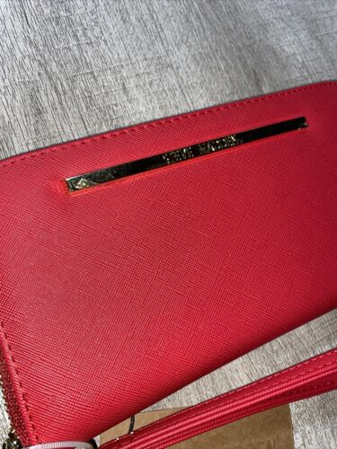 STEVE MADDEN WALLET WRISTLET RED WRAP AROUND LOGO SMOOTH TEXTURED