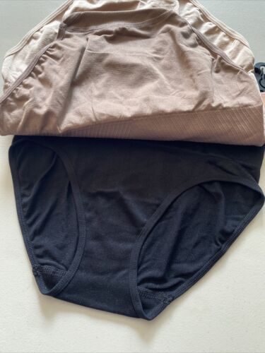 Skinnygirl Double Shaping Seamless Briefs Size MEDIUM 3  pair Style SG7058￼￼ New