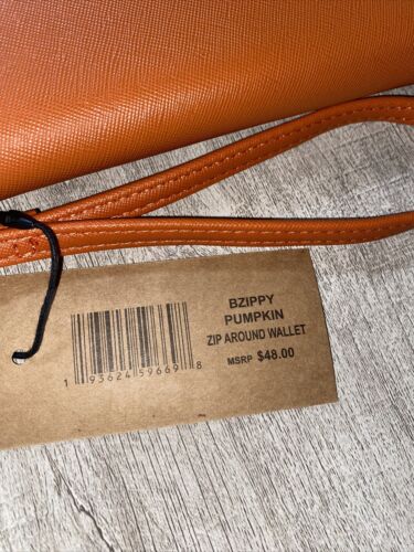 STEVE MADDEN WALLET WRISTLET PUMPKIN 🎃SMOOTH TEXTURE GOLD ZIPPER BZIPPY~BOOWOO!