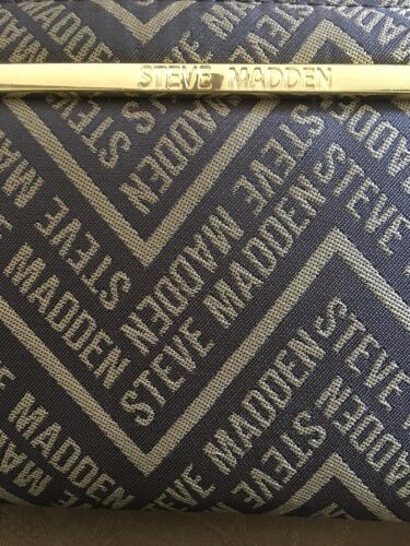 STEVE MADDEN WALLET WRISTLET SMOKE MULTI-COLOR CHEVRON WOVEN JAQUARD FABRIC