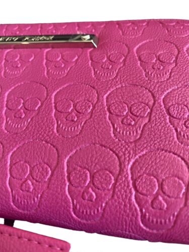 Betsey Johnson Zip Around Wristlet Wallet SKULLS~ Fuchsia~HALLOWEEN~ UNIQUE!