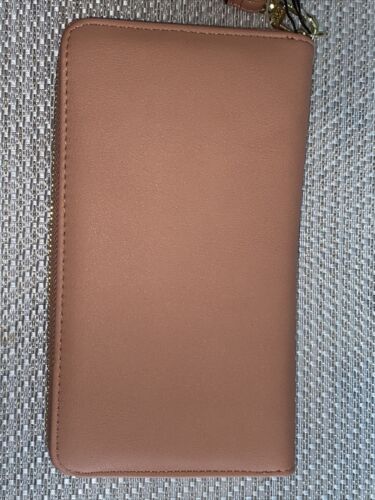 STEVE MADDEN WALLET WRISTLET PEACH SMOOTH TEXTURED BEAUTIFUL RETAIL $48