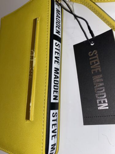 STEVE MADDEN WALLET WRISTLET CITRON WRAP AROUND LOGO SMOOTH FEEL SO DIFFERENT!!!