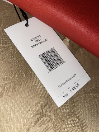 STEVE MADDEN WALLET WRISTLET RED WRAP AROUND LOGO SMOOTH TEXTURED