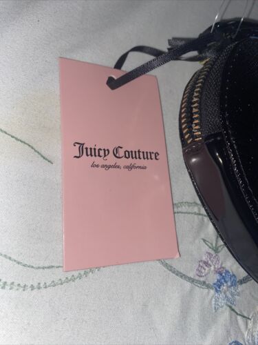 JUICY COUTURE ON THE BLOCK WORD ON THE STREET HEART WRISTLET WRISTLET COIN PURSE