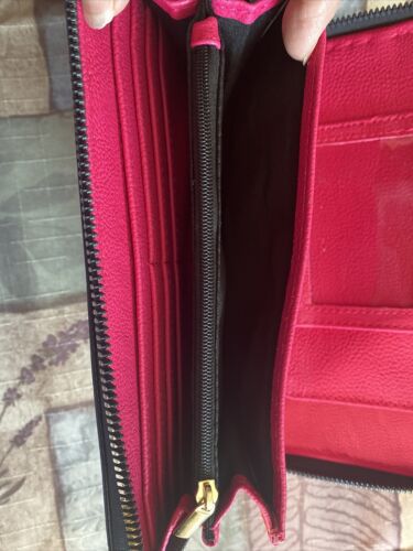 Betsey Johnson Zip Around Wallet/Wristlet HEARTS BLACK PATENT ELEGANT & Cute!!