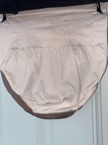 Skinnygirl Shaping Seamless Briefs Size SMALL 3  pair Style SG7715￼￼ New