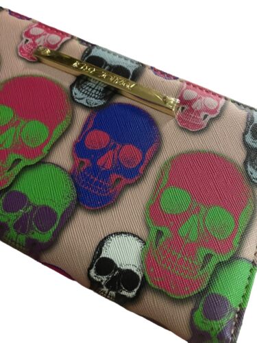 Betsey Johnson Zip Around Wristlet Wallet SKULLS~Multicolor ~HALLOWEEN~ UNIQUE!
