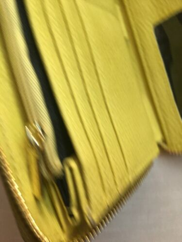 STEVE MADDEN WALLET WRISTLET CITRON STAMPED LOGO SILVER ZIPPER