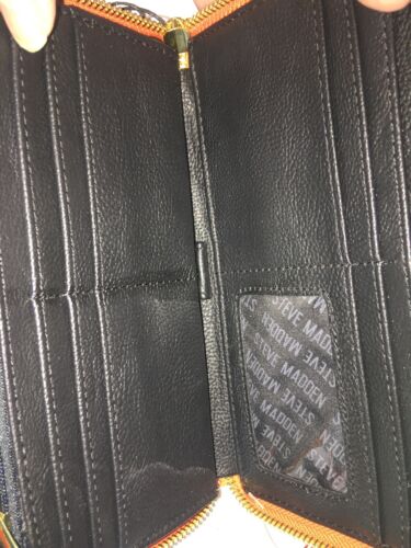 STEVE MADDEN WALLET WRISTLET ORANGE SMOOTH TEXTURE GOLD ZIPPER