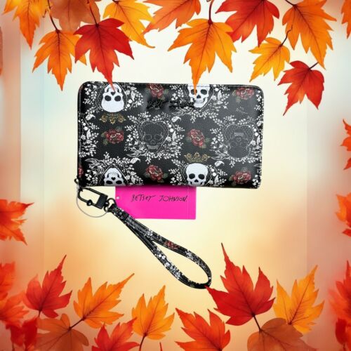 Betsey Johnson Zip Around Wristlet Wallet SKULLS~Multicolor~All Year HALLOWEEN!￼