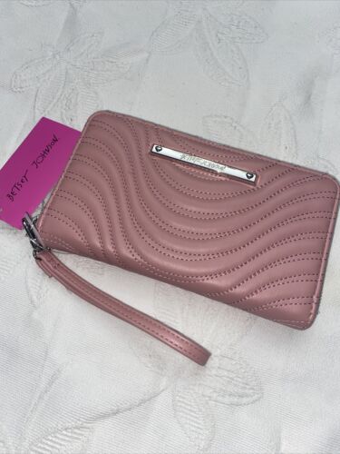 BETSEY JOHNSON Zip Around Wallet/Wristlet Stitch BLUSH MULTI XOZIP-S Cute!!!