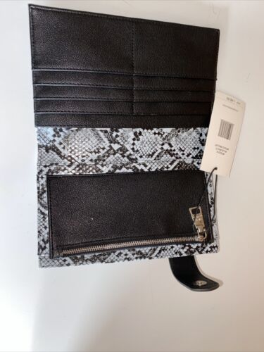 STEVE MADDEN BIFOLD WALLET, CLUTCH LIGHT BLUE/WHITE SERPENTINE