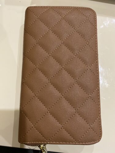 BETSEY JOHNSON Cognac ZIP AROUND CLUTCH WALLET WRISTLET BS800160 GOLD HEARTS NWT