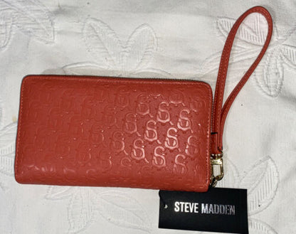 STEVE MADDEN WALLET WRISTLET PAPAYA "STACKED" STAMPED LOGO GOLD ZIPPER