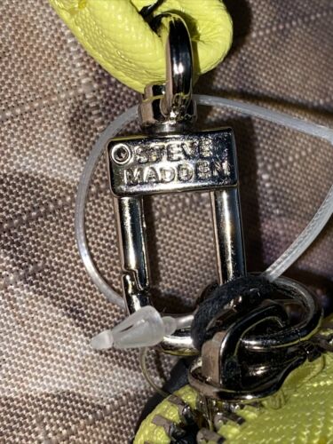 STEVE MADDEN WALLET WRISTLET YELLOW SMOOTH TEXTURE SILVER ZIPPER PRETTY!!NEW