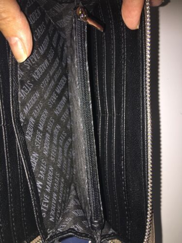 STEVE MADDEN WALLET~ WRISTLET~MUSHROOM SMOOTH TEXTURED~SILVER HARDWARE~UNIQUE!