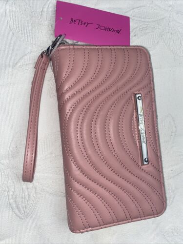 BETSEY JOHNSON Zip Around Wallet/Wristlet Stitch BLUSH MULTI XOZIP-S Cute!!!