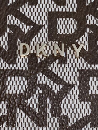 DKNY Gigi Tote Signature Logo Vanilla/Brown  Gold Hardware MSRP $178.00 ELEGANT