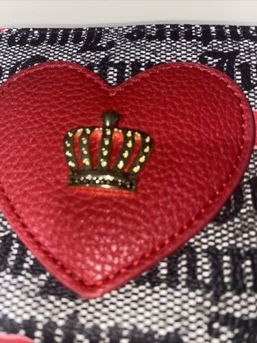 JUICY COUTURE  HEART STAT BLACK VALENTINES COIN PURSE ZIP AROUND WALLET UNIQUE!!