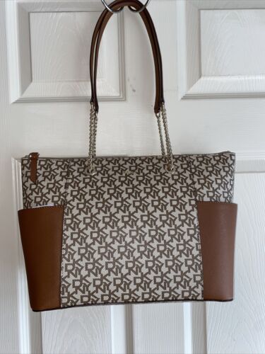 DKNY Gigi Tote Signature Logo Vanilla/Brown  Gold Hardware MSRP $178.00 ELEGANT