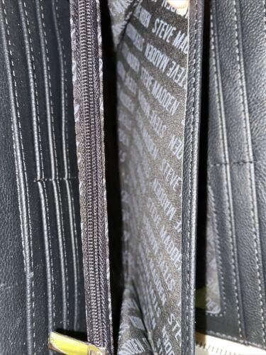 Steve Madden Wallet Beige&Bisque Printed SM Logo Zip Around Silver Hardware NEW