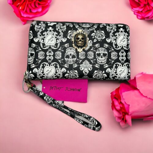 Betsey Johnson Zip Around Wristlet Wallet SKULLS~ Black & White~Gold UNIQUE!