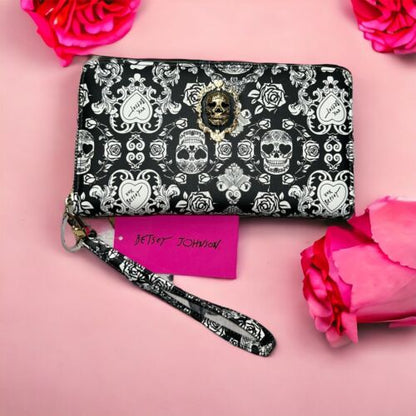 Betsey Johnson Zip Around Wristlet Wallet SKULLS~ Black & White~Gold UNIQUE!