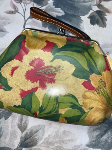 New Patricia Nash Spring Lily  Savena Italian Leather Wristlet NEW CUTE