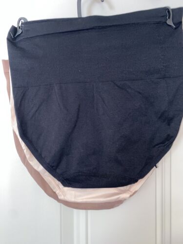 Skinnygirl Shaping Seamless Briefs Size SMALL 3  pair Style SG7715￼￼ New