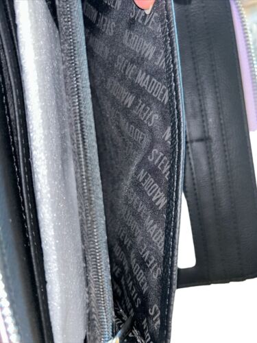 STEVE MADDEN WALLET WRISTLET LAVENDER SMOOTH TEXTURED SILVER ZIP "OH WHAT COLOR"