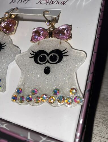 HALLOWEEN~ Betsey Johnson Acrylic Girl Ghost With Pink Crystal Bow Drop Earrings