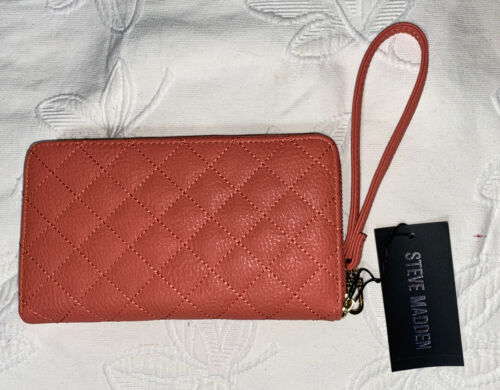 STEVE MADDEN WALLET WRISTLET COLOR PAPAYA DIAMOND QUILTED GOLD ZIPPER