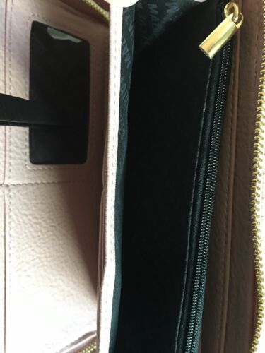STEVE MADDEN WALLET Bisque Stamped Logo Zip Around Organizer Wristlet Free Ship