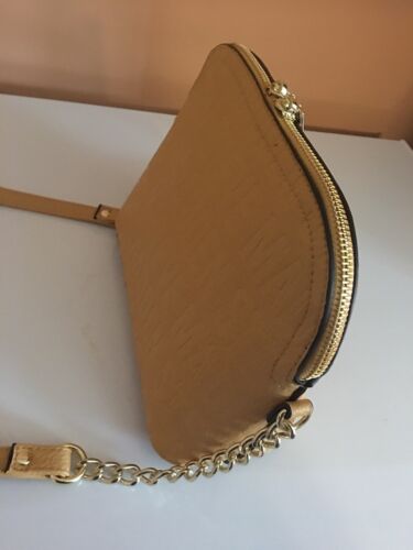 STEVE MADDEN HANDBAG BMARILYN MUSTARD STAMPED LOGO GOLD HARDWARE