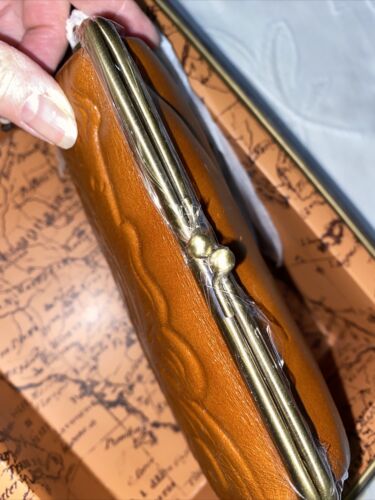 PATRICIA NASH Savena Burnished Tooled Gold Kiss Lock Wrist-let -Boxed & NEW