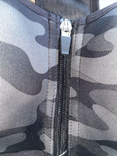 LAYER 8 MAXIMUM SUPPORT-CROSSBACK~Sz. M~ Sports Bra CAMO Fitted Front Zipper-NEW