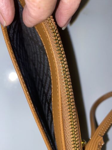STEVE MADDEN WALLET WRISTLET DETACHABLE CREDIT CARD HOLDER COGNAC/ BLUSH
